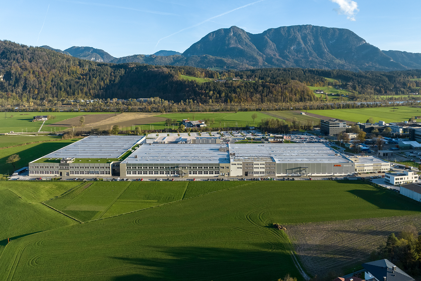 STIHL Tirol aus der Vogelperspektive